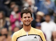 米兰体育app入口-费德勒在比赛中受伤退赛，曼联主帅表示担忧